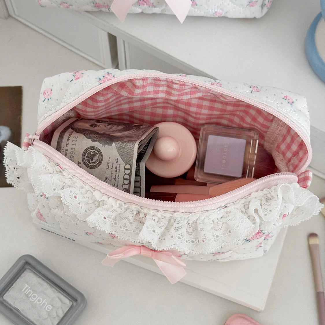 The Rosette Pouch
