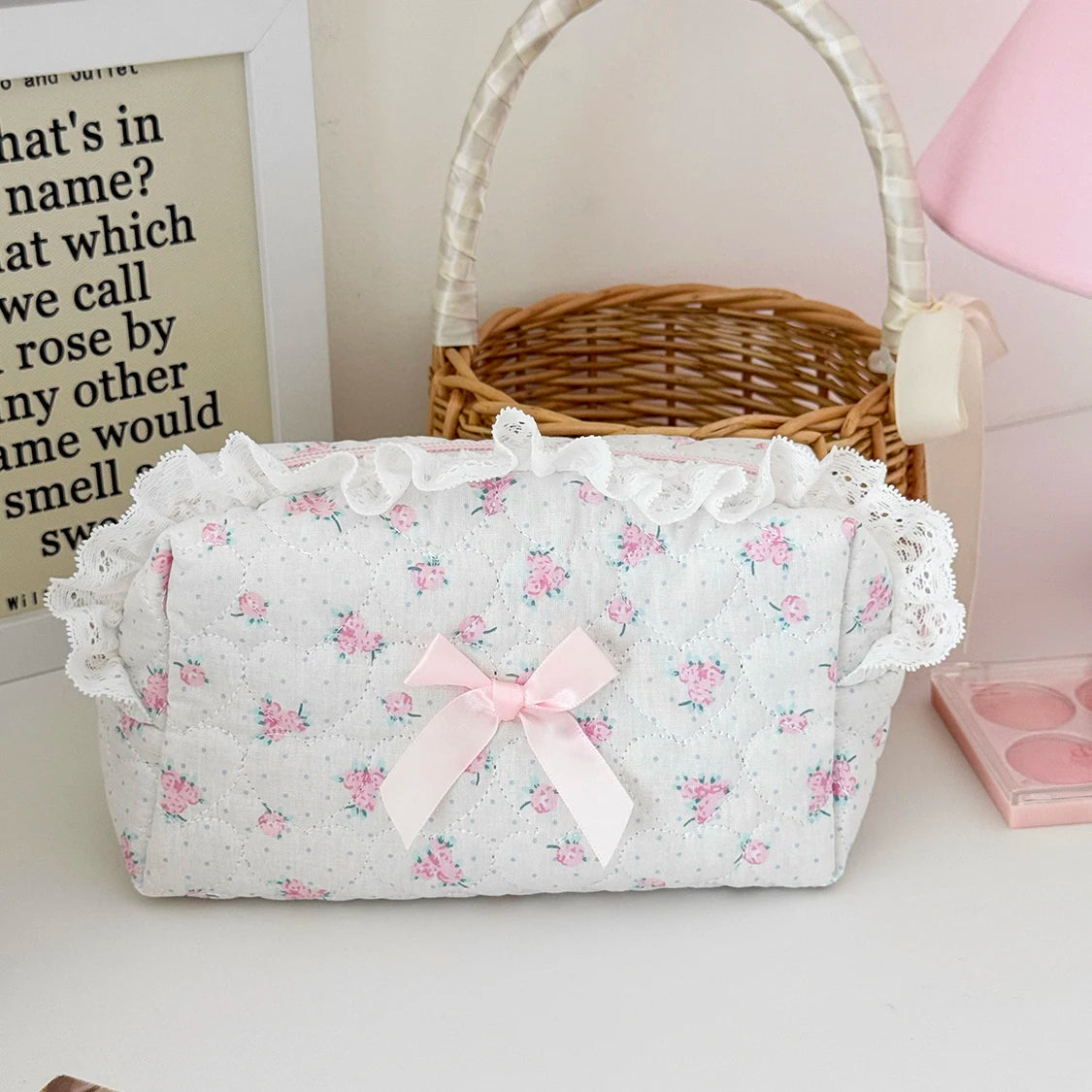 The Rosette Pouch
